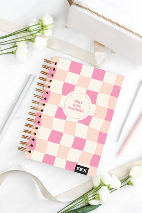 Tegude Kalender märkmik - spiraalköites That girl