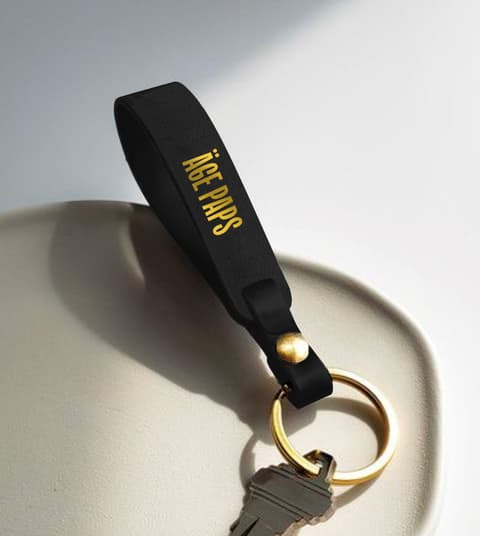 Giftish Nahast võtmehoidja ÄGE PAPS must